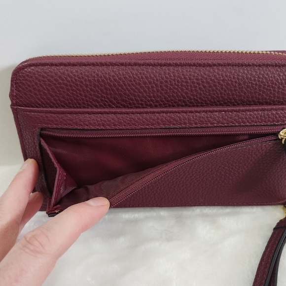 Liz Claiborne Erica Zip Around Faux Leather Gold Dark Wine Wristlet Wallet - Picture 7 of 16